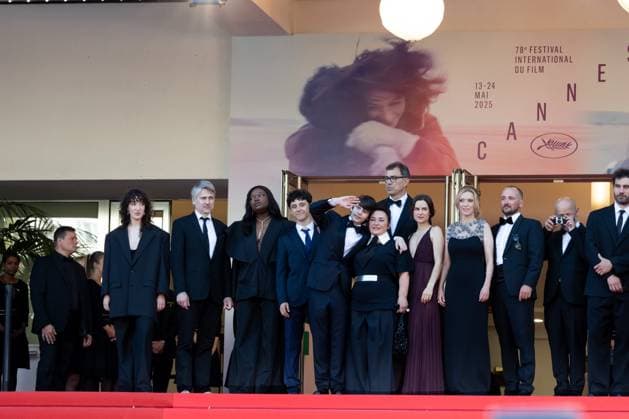 Dossier 137 (Case 137) Red Carpet - The 78th Annual Cannes Film Festival (L-R) Mathilde Riu, Stanislas Merhar, Guslagie Malanda, Cà me Peronnet, Solà n Machado-Graner, Sandra Colombo, Dominik Moll, Mathilde Roehrich, Là a Drucker, Jonathan Turnbull, Gilles Marchand, Theo Costa - Marini and Valentin Campagne attends the Dossier 137 (Case 137) red carpet at the 78th annual Cannes Film Festival at Palais des Festivals on May 15, 2025 in Cannes, France Copyright: xKazukoxWakayamax