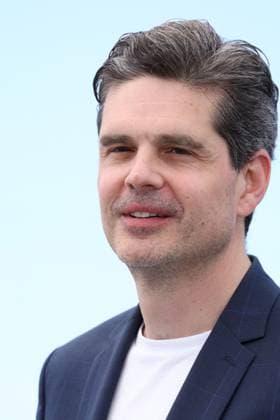 Dalloway Photocall - The 78th Annual Cannes Film Festival Yann Gozlan at the Dalloway photocall at the 78th annual Cannes Film Festival at Palais des Festivals on May 15, 2025 in Cannes, France. CAP GOL GOL Cannes CÃ te d Azur France Copyright: xRickxGold CapitalxPicturesx