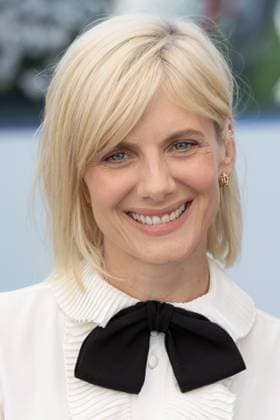 The Wonderers , Photocall in Cannes, 15.05.2025 Cannes, Frankreich - 15.5.2024: MŽlanie Laurent während des Photocall zu QUI BRILLE AU COMBAT (THE WONDERERS) während der 78. Internationalen Filmfestspiele von Cannes. Die Filmfestspiele finden vom 13. bis 24. Mai 2025 statt. Cannes Palais des Festivals et des Cong Frankreich Copyright: xChristianxEnderx