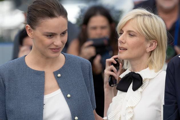 The Wonderers , Photocall in Cannes, 15.05.2025 Cannes, Frankreich - 15.5.2024: Angelina Woreth und MŽlanie Laurent während des Photocall zu QUI BRILLE AU COMBAT (THE WONDERERS) während der 78. Internationalen Filmfestspiele von Cannes. Die Filmfestspiele finden vom 13. bis 24. Mai 2025 statt. Cannes Palais des Festivals et des Cong Frankreich Copyright: xChristianxEnderx