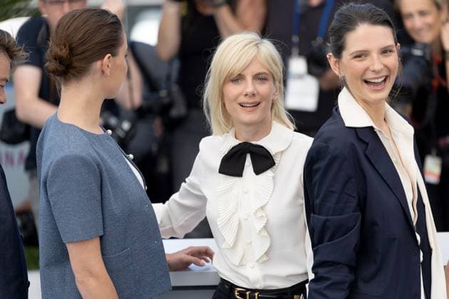 The Wonderers , Photocall in Cannes, 15.05.2025 Cannes, Frankreich - 15.5.2024: MŽlanie Laurent und JosŽphine Japy während des Photocall zu QUI BRILLE AU COMBAT (THE WONDERERS) während der 78. Internationalen Filmfestspiele von Cannes. Die Filmfestspiele finden vom 13. bis 24. Mai 2025 statt. Cannes Palais des Festivals et des Cong Frankreich Copyright: xChristianxEnderx