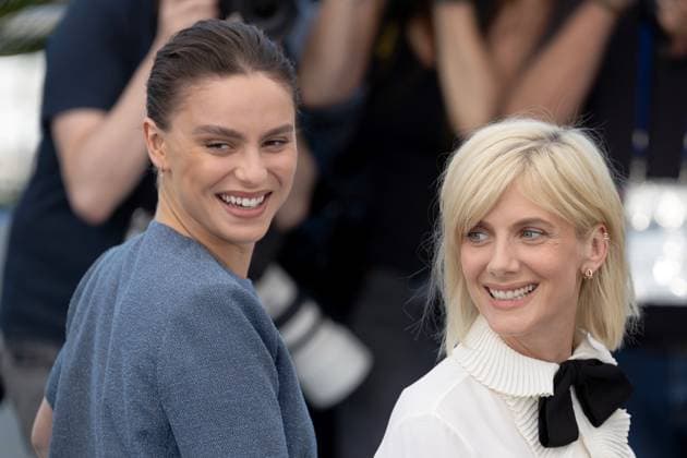 The Wonderers , Photocall in Cannes, 15.05.2025 Cannes, Frankreich - 15.5.2024: Angelina Woreth und MŽlanie Laurent während des Photocall zu QUI BRILLE AU COMBAT (THE WONDERERS) während der 78. Internationalen Filmfestspiele von Cannes. Die Filmfestspiele finden vom 13. bis 24. Mai 2025 statt. Cannes Palais des Festivals et des Cong Frankreich Copyright: xChristianxEnderx
