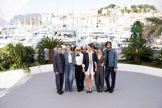 The Wonderers , Photocall in Cannes, 15.05.2025 Cannes, Frankreich - 15.5.2024: FŽlix Kysyl, Angelina Woreth, MŽlanie Laurent, Josephine Japy, Sarah Pachoud, Pierre-Yves Cardinal, während des Photocall zu QUI BRILLE AU COMBAT (THE WONDERERS) während der 78. Internationalen Filmfestspiele von Cannes. Die Filmfestspiele finden vom 13. bis 24. Mai 2025 statt. Cannes Palais des Festivals et des Cong Frankreich Copyright: xChristianxEnderx