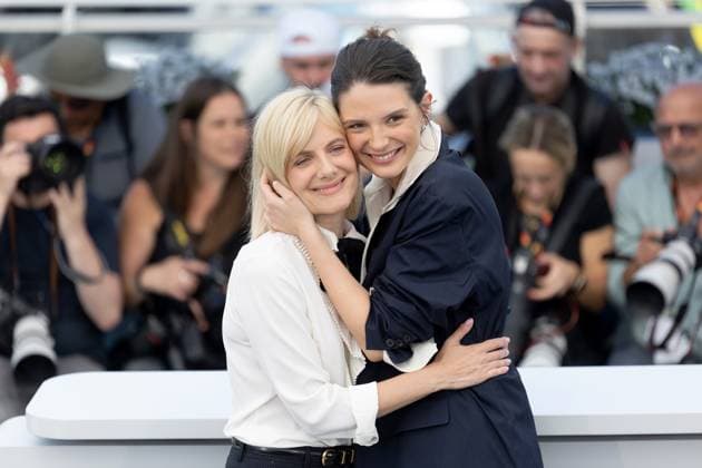 The Wonderers , Photocall in Cannes, 15.05.2025 Cannes, Frankreich - 15.5.2024: MŽlanie Laurent und JosŽphine Japy während des Photocall zu QUI BRILLE AU COMBAT (THE WONDERERS) während der 78. Internationalen Filmfestspiele von Cannes. Die Filmfestspiele finden vom 13. bis 24. Mai 2025 statt. Cannes Palais des Festivals et des Cong Frankreich Copyright: xChristianxEnderx