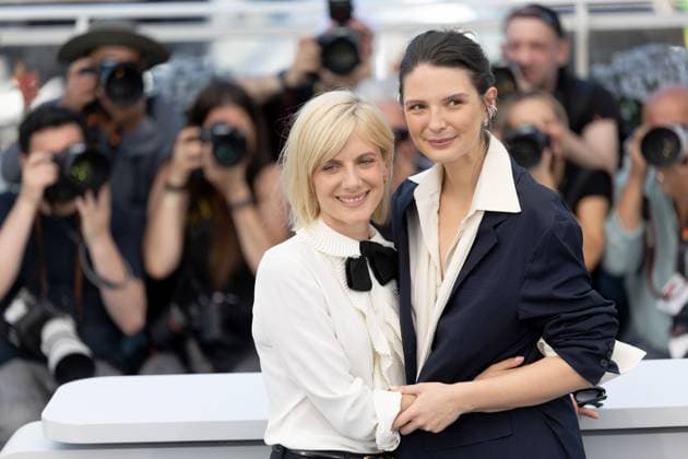The Wonderers , Photocall in Cannes, 15.05.2025 Cannes, Frankreich - 15.5.2024: MŽlanie Laurent und JosŽphine Japy während des Photocall zu QUI BRILLE AU COMBAT (THE WONDERERS) während der 78. Internationalen Filmfestspiele von Cannes. Die Filmfestspiele finden vom 13. bis 24. Mai 2025 statt. Cannes Palais des Festivals et des Cong Frankreich Copyright: xChristianxEnderx