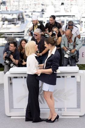 The Wonderers , Photocall in Cannes, 15.05.2025 Cannes, Frankreich - 15.5.2024: MŽlanie Laurent und JosŽphine Japy während des Photocall zu QUI BRILLE AU COMBAT (THE WONDERERS) während der 78. Internationalen Filmfestspiele von Cannes. Die Filmfestspiele finden vom 13. bis 24. Mai 2025 statt. Cannes Palais des Festivals et des Cong Frankreich Copyright: xChristianxEnderx