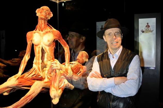 Body Worlds & the Mirror of Time exhibition DR. GUNTHER VON HAGENS & THE SUSPENDED ACT.Press conference for the new sex plastinates which is part of the Body Worlds & the Mirror of Time exhibition at the O2 Arena, Greenwich, south-east London, England..June 23rd, 2009.bodyworks body works half length muscles internal organs flesh muscle skin models bone sexual position half length black hat blue shirt waistcoat arms crossed .CAP PL.Phil Loftus . London Great Britain Copyright: xPhilxLoftus CapitalxPicturesx
