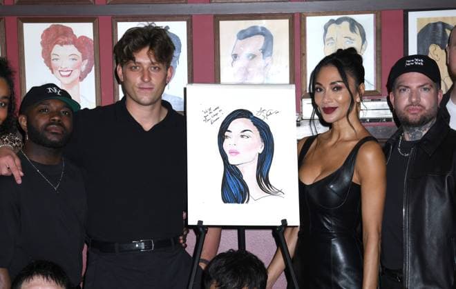 May 15, 2025, New York, Ny, United States: Tom Francis, Nicole Scherzinger and Jamie Lloyd pose during a celebration for her Sardi s portrait unveiling for Nicole Scherzinger s Broadway debut in Sunset Blvd. at Sardi s in New York. May 15, 2025. New York United States - ZUMAp281 20250515_zea_p281_006 Copyright: xPhotoxImagexPressx