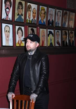 May 15, 2025, New York, Ny, United States: Jamie Lloyd introduces Nicole Scherzinger as she celebrates the legendary wall of caricatures at Sardi s in New York. May 15, 2025. New York United States - ZUMAp281 20250515_zea_p281_017 Copyright: xPhotoxImagexPressx