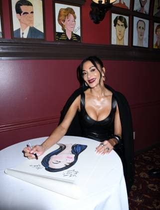 May 15, 2025, New York, Ny, United States: Nicole Scherzinger poses during a celebration for her Sardi s portrait unveiling for her Broadway debut in Sunset Blvd. at Sardi s in New York. May 15, 2025. New York United States - ZUMAp281 20250515_zea_p281_052 Copyright: xPhotoxImagexPressx