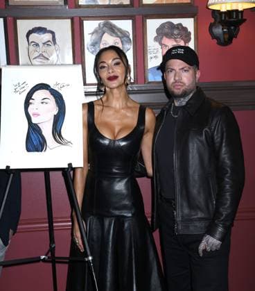 May 15, 2025, New York, Ny, United States: Nicole Scherzinger and Jamie Lloyd pose together at the legendary wall of caricatures at Sardi s in New York. May 15, 2025. New York United States - ZUMAp281 20250515_zea_p281_066 Copyright: xPhotoxImagexPressx