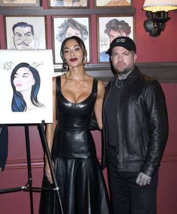 May 15, 2025, New York, Ny, United States: Nicole Scherzinger and Jamie Lloyd pose together at the legendary wall of caricatures at Sardi s in New York. May 15, 2025. New York United States - ZUMAp281 20250515_zea_p281_068 Copyright: xPhotoxImagexPressx