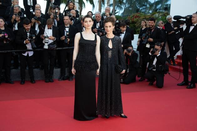 Dossier 137 red carpet in Cannes CANNES, FRANCE - MAY 15: Anamaria Vartolomei and Laura Wandel attend the Dossier 137 (Case 137) red carpet at the 78th annual Cannes Film Festival at Palais des Festivals on May 15, 2025 in Cannes, France. CAP KA Kristina Afanasyeva Cannes Alpes-Maritimes France Copyright: xKristinaxAfanasyeva CapitalxPictx