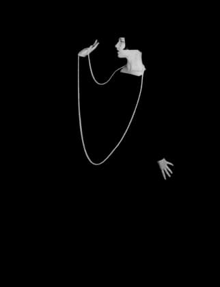 Archivbilder der Woche KW20 Louise Brooks LOUISE BROOKS, 1929: American actress Louise Brooks (1906 - 1985) wearing a long necklace which stands out starkly against a black background. EDITORIAL USE ONLY Copyright: xCAP PLFx