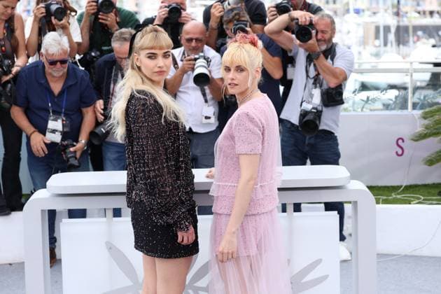 Cannes - The Chronology Of Water Photocall Imogen Poots and Kristen Stewart posing at the The Chronology Of Water photocall in Cannes, France on May 16, 2025, as part of the 78th Cannes Film Festival. Photo by Jerome Domine ABACAPRESS.COM Cannes France  Copyright: xDominexJerome ABACAx