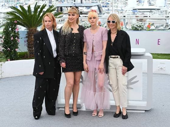 Cannes, France: Cannes, 78th Cannes Film Festival 2025 - day 4 - photocall of the film The Chronology Of Water In the photo: Thora Birch, Imogen Poots, Kristen Stewart and Kim Gordon Cannes France  - ZUMAp169 20250516_zea_p169_478 Copyright: xAlbertoxTerenghix