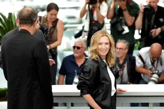 Dominik Moll und Lea Drucker beim Photocall zum Kinofilm Dossier 137 Case 137 auf dem Festival de Cannes 2025 78. Internationale Filmfestspiele von Cannes am Palais des Festivals. Cannes, 16.05.2025