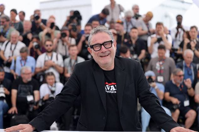 Photocall for Sirat at the 78th Cannes International Film Festival Sergi Lopez at the photocall for Sirat at the 78th Cannes International Film Festival, on May 16th, 2025 Jacovides Moreau Bestimage Photocall for XXX at the 78th Cannes International Film Festival, on May 16th, 2025 Cannes France  Copyright: xJACOVIDES-MOREAUx xBESTIMAGExJACOVIDES-MOREAUx xBESTIMAGEx