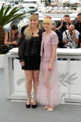 Imogen Poots und Kristen Stewart beim Photocall zum Kinofilm The Chronology of Water auf dem Festival de Cannes 2025 78. Internationale Filmfestspiele von Cannes am Palais des Festivals. Cannes, 16.05.2025