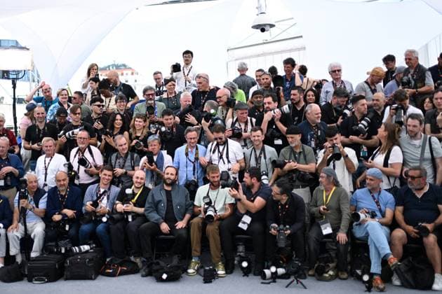 Cannes Arco Photocall AM Vincent Macaigne and photographers attending the Arco Photocall in Cannes, France on May 16, 2025 as part of the 78th Cannes Film Festival. Photo by Aurore Marechal ABACAPRESS.COM Cannes France  Copyright: xMarechalxAurore ABACAx