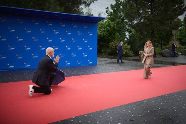 Bilder des Jahres 2025, News 05 Mai News Themen der Woche KW20 News Bilder des Tages Tirana, Gipfeltreffen der Europäischen Politischen Gemeinschaft EPG - Edi Rama trifft Giorgia Meloni Tirana, Gipfeltreffen der Europäischen Politischen Gemeinschaft EPG 6th European Political Community EPC summit in Tirana Albania s Prime Minister Edi Rama and talys Prime Minister Giorgia Meloni during the European Political Community EPC summit, in Tirana on May 16, 2025 Ukraine Presidency via Bestimage Tirana Albania  Copyright: xUkrainexPresidencyxviaxBestimagexUkrainexPresidencyxviaxBestimagex