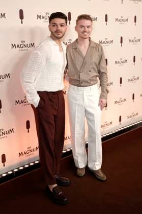 Andrew Spanndy und Max Balegde bei der Magnum Cannes Beach Party im Rahmen des Festival de Cannes 2025 78. Internationale Filmfestspiele von Cannes im Magnum Beach Palais StÃ phanie. Cannes, 15.05.2025
