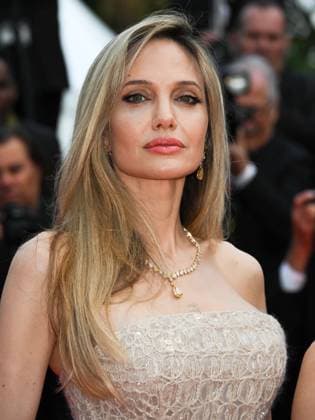 Cannes, France, Cannes: Cannes, 78th Cannes Film Festival 2025 - Evening 4 - Red Carpet of the Film Eddington. In the photo Angelina Jolie Cannes Cannes  - ZUMAp169 20250516_zea_p169_885 Copyright: xSimonexComix