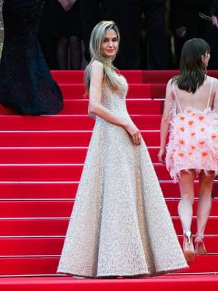 Cannes, France: Cannes, 78th Cannes Film Festival 2025 - Evening 4 - Red Carpet of the Film Eddington In the photo: Angelina Jolie Cannes France  - ZUMAp169 20250516_zea_p169_893 Copyright: xManuelexMangiarottix