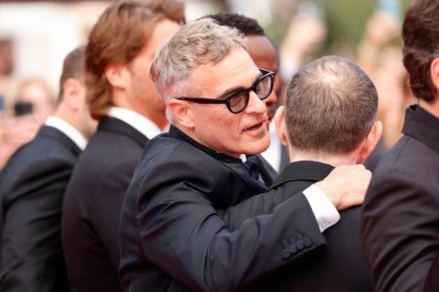 Joaquin Phoenix und Ari Aster bei der Premiere des Kinofilms Eddington auf dem Festival de Cannes 2025 78. Internationale Filmfestspiele von Cannes im Palais des Festivals. Cannes, 16.05.2025