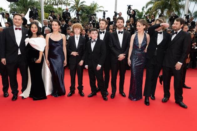 B Montée des marches du film Eddington lors du 78ème Festival International du Film de Cannes Ben Ross, guest, Lizzie Chapiro, Kayo Martin, Kenny Rasmussen, Joel Edgerton, Charlie Polinger, Lucy McKendrick, guest Montée des marches du film Eddington lors du 78ème Festival International du Film de Cannes, au Palais des Festivals à Cannes On may 16th 2025 Olivier Borde Bestimage Red carpet for the movie Eddington during the 78th Cannes International Film Festival at the Palais des Festivals in Cannes, France On may 16th 2025 Cannes France  Copyright: xOLIVIERxBORDEx xBESTIMAGExOLIVIERxBORDEx xBESTIMAGEx