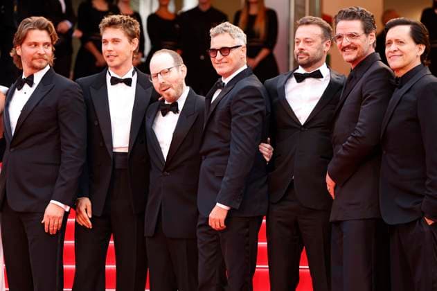 Luke Grimes, Austin Butler, Ari Aster, Joaquin Phoenix, Lars Knudsen, Pedro Pascal und Clifton Collins bei der Premiere des Kinofilms Eddington auf dem Festival de Cannes 2025 78. Internationale Filmfestspiele von Cannes im Palais des Festivals. Cannes, 16.05.2025
