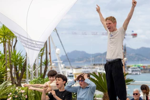 Dossier 137 , Photocall in Cannes, 16.05.2025 Cannes, Frankreich - 16.5.2024: Valentin Campagne, Mathilde Riu, C™me Peronnet und Solˆn Machado-Graner während des Photocall Dossier 137 Case 137 während der 78. Internationalen Filmfestspiele von Cannes. Die Filmfestspiele finden vom 13. bis 24. Mai 2025 statt. Cannes Palais des Festivals et des Cong Provence-Alpes-Cote d Azur Frankreich Copyright: xChristianxEnderx