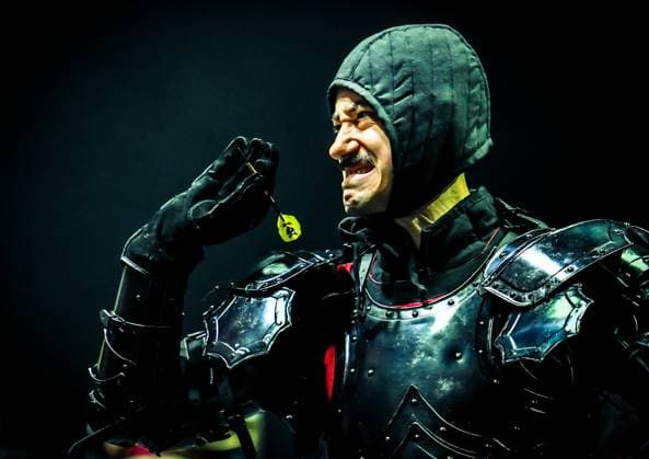 Bilder des Jahres 2025, Entertainment 05 Mai Entertainment Themen der Woche KW20 Entertainment Bilder des Tages Entertainment,Influencer Dart WM 2025 16.05.2025, xdanx, Entertainment, Influencer Dart WM 2025 emspor, v.l. Maximilian Knabe (HandOfBlood Hänno) bei der Influencer Darts WM in der Uber Eats Music Hall, Berlin. Berlin Palais am Funkturm Berlin Deutschland (DE) *** Entertainment,Influencer Dart WM 2025 16 05 2025, xdanx, Entertainment, Influencer Dart WM 2025 emspor, v l Maximilian Knabe HandOfBlood Hänno at the Influencer Darts WM in the Uber Eats Music Hall, Berlin Berlin Palais am Funkturm Berlin Germany EN Copyright: xDanielxLakomskix
