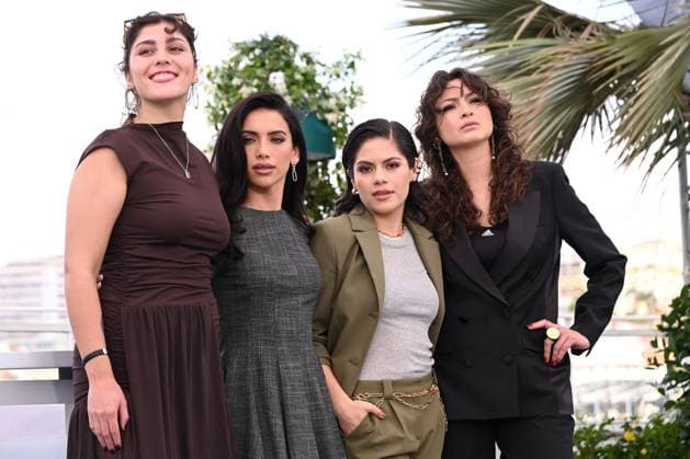 CINEMA : 78eme Festival de Cannes - Photocalls - 17 05 2025 CANNES, FRANCE - 17 MAI (G-D) : Avril AURORA, Actrice, Lola BRAVO, Actrice, Daniela LOPEZ, Actrice, Paulina CORTES, Actrice, lors du photocall de « La Ola » (La vague The wave) Un Certain Regard au 78eme Festival de Cannes au Palais des Festivals le 17 mai 2025 à Cannes, France. CannesFrance Copyright: xValentinaxClaretx
