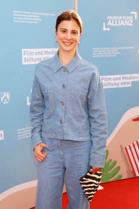 Aylin Tezel beim Empfang der Landesregierung Nordrhein-Westfalen, der Film- und Medienstiftung NRW und der Produktionsallianz anlässlich der 78. Internationalen Filmfestspiele von Cannes im Vilebrequin La Plage Ondine Restaurant & Beach Club. Cannes, 16.05.2025