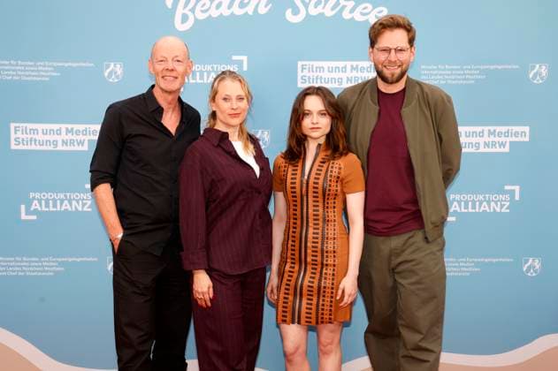 Lucas Schmidt, Maren Schmitt, Lena Urzendowsky und Lasse Scharpen beim Empfang der Landesregierung Nordrhein-Westfalen, der Film- und Medienstiftung NRW und der Produktionsallianz anlässlich der 78. Internationalen Filmfestspiele von Cannes im Vilebrequin La Plage Ondine Restaurant & Beach Club. Cannes, 16.05.2025