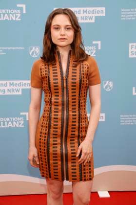 Lena Urzendowsky beim Empfang der Landesregierung Nordrhein-Westfalen, der Film- und Medienstiftung NRW und der Produktionsallianz anlässlich der 78. Internationalen Filmfestspiele von Cannes im Vilebrequin La Plage Ondine Restaurant & Beach Club. Cannes, 16.05.2025