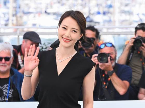 Cannes, France: Cannes, 78th Cannes Film Festival 2025 - day 5 - photocall of the film Sons Of The Neon Night - In the photo: Gao Yuan Yuan Cannes France  - ZUMAp169 20250517_zea_p169_089 Copyright: xAlbertoxTerenghix