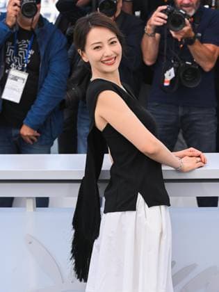Cannes, France: Cannes, 78th Cannes Film Festival 2025 - day 5 - photocall of the film Sons Of The Neon Night - In the photo: Gao Yuan Yuan Cannes France  - ZUMAp169 20250517_zea_p169_094 Copyright: xAlbertoxTerenghix