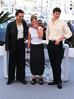 Cannes, 78th Cannes Film Festival 2025 - day 5 - Photocall of the film Urchin Cannes, 78th Cannes Film Festival 2025 - day 5 - Photocall of the film Urchin . In the photo Frank Dillane, Harris Dickinson, Megan Northam Cannes France  Copyright: xIPA ABACAx