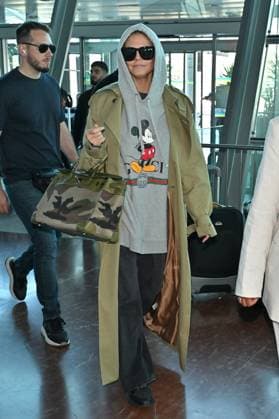 Cannes Heidi Klum At Nice Airport JR Heidi Klum arriving at Nice airport ahead 78th Cannes Film Festival in Nice, France on May, 17, 2025. Photo by Julien Reynaud APS-Medias ABACAPRESS.COM Nice France  Copyright: xReynaudxJulien APS-Medias ABACAx
