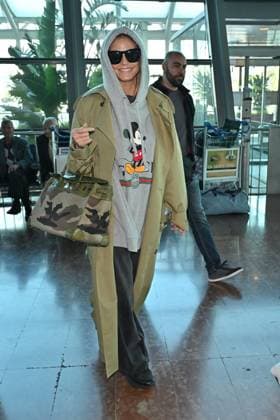 Cannes Heidi Klum At Nice Airport JR Heidi Klum arriving at Nice airport ahead 78th Cannes Film Festival in Nice, France on May, 17, 2025. Photo by Julien Reynaud APS-Medias ABACAPRESS.COM Nice France  Copyright: xReynaudxJulien APS-Medias ABACAx