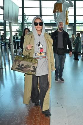 Cannes Heidi Klum At Nice Airport JR Heidi Klum arriving at Nice airport ahead 78th Cannes Film Festival in Nice, France on May, 17, 2025. Photo by Julien Reynaud APS-Medias ABACAPRESS.COM Nice France  Copyright: xReynaudxJulien APS-Medias ABACAx