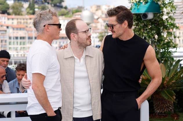 Pedro Pascal, Ari Aster und Joaquin Phoenix beim Photocall zum Kinofilm Eddington auf dem Festival de Cannes 2025 78. Internationale Filmfestspiele von Cannes am Palais des Festivals. Cannes, 17.05.2025