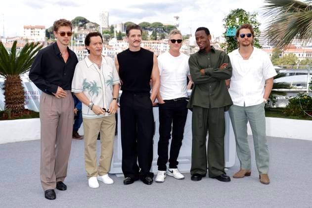 Austin Butler, Clifton Collins Jr., Pedro Pascal, Joaquin Phoenix, Micheal Ward und Luke Grimes beim Photocall zum Kinofilm Eddington auf dem Festival de Cannes 2025 78. Internationale Filmfestspiele von Cannes am Palais des Festivals. Cannes, 17.05.2025
