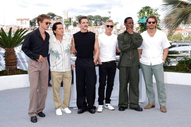 Austin Butler, Clifton Collins Jr., Pedro Pascal, Joaquin Phoenix, Micheal Ward und Luke Grimes beim Photocall zum Kinofilm Eddington auf dem Festival de Cannes 2025 78. Internationale Filmfestspiele von Cannes am Palais des Festivals. Cannes, 17.05.2025
