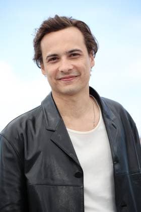 Urchin Photocall at the 78th Annual Cannes Film Festival Franck Dillane - Urchin Photocall at the 78th Annual Cannes Film Festival in Cannes, France in May 17, 2025.  Copyright: x Chassery+Courdjix