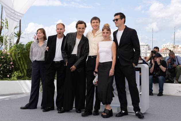 Cannes - Urchin Photocall Archie Pearch, Frank Dillane, Harris Dickinson, Megan Northam and Scott O Donnell pose during the Urchin photocall at the 78th annual Cannes Film Festival at Palais des Festivals on May 17, 2025 in Cannes, France. Photo by Shootpix ABACAPRESS.COM Cannes France  Copyright: xShootpix ABACAx