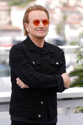 Bono beim Photocall zum Apple TV+ Dokumentarfilm Bono: Stories of Surrender auf dem Festival de Cannes 2025 78. Internationale Filmfestspiele von Cannes am Palais des Festivals. Cannes, 17.05.2025