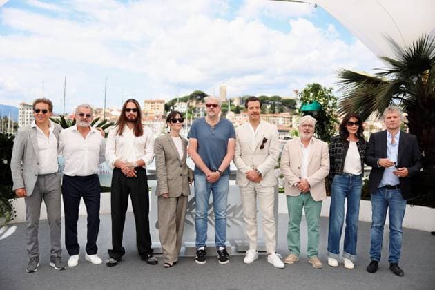 78eme Festival International du Film de Cannes Photocall du film Marcel et Monsieur Pagnol 78th International Cannes Film Festival Photocall with cast of Marcel et Monsieur Pagnol movie 444469 2025 05 17 Cannes France Soumache, Aton Eche, Lilian SCH Pailhas, Geraldine Lafitte, Laurent Pagnol, Nicolas Puech, Valerie Poiré, Ashargin Schwarzer, Julie SCH  Copyright: xIvankaxVoisinx xStarfacex STAR_444469_001